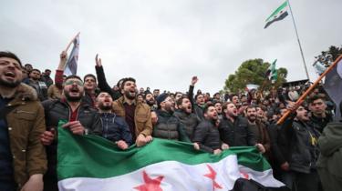 صورة انهيار الليرة ومظاهرات السويداء هل تكون الضربة الاخيرة للأسد؟