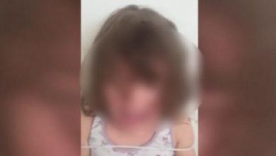 صورة شاهد بالفيديو…امرأة سورية في إسطنبول تتجرد من إنسانيتها وتقـ.ـيَد طفلتها وتعـ.ـذبها بشكل مرـ.ـوع والسبب صـ.ـادم !!!!