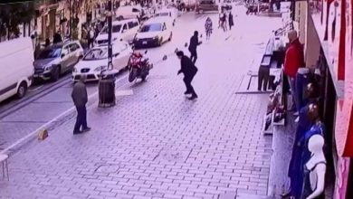 صورة بالفيديو…..نجـ.ـاة شاب سوري من مـ.ـوـ.ـت محـ.ـقق أثناء محـ.ـاولة سـ.ـرقــ.ـة 3 ملايين دولار منه وسط إسطنبول