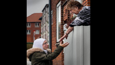 صورة صورة تختصر حياة ملايين اللاجئين السوريين في أوروبا…..ترحيل أسماء الناطور من الدنمارك