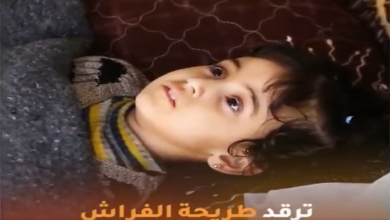 صورة فيديو مؤلم…..أم سورية مكلومة”ابني مات لأن مافي علاج هون….بتمنى بنتي ماتموت”