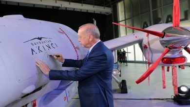 صورة بعد ضخها 10 مليارات دولار في تركيا…الإمارات تسعى لشراء طائرات بيرقدار التركية في صفقة غير مسبوقة