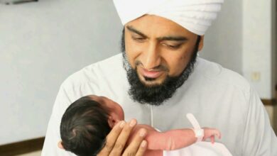 صورة حكم الأذان في أذن المولود.. ولماذا رفضه الإمام مالك ؟
