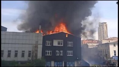 صورة عـــاجــــل/ شاهد الفيديو- حريق هائل في مدينة إسطنبول وامتداده للمناطق السكنية والمعامل